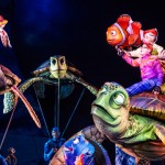 Disney com Crianças Finding Nemo The Musical Animal Kingdom Dinoland