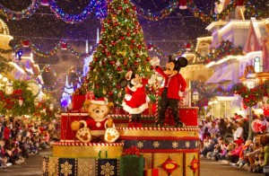 Mickey's Very Merry Christmas Party Gift of Holiday Cheer Disney com Crianças Natal na Disney