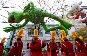 Kermit, o sapo dos Muppets é presença garantida no desfile da Macy's (foto: NBC News)