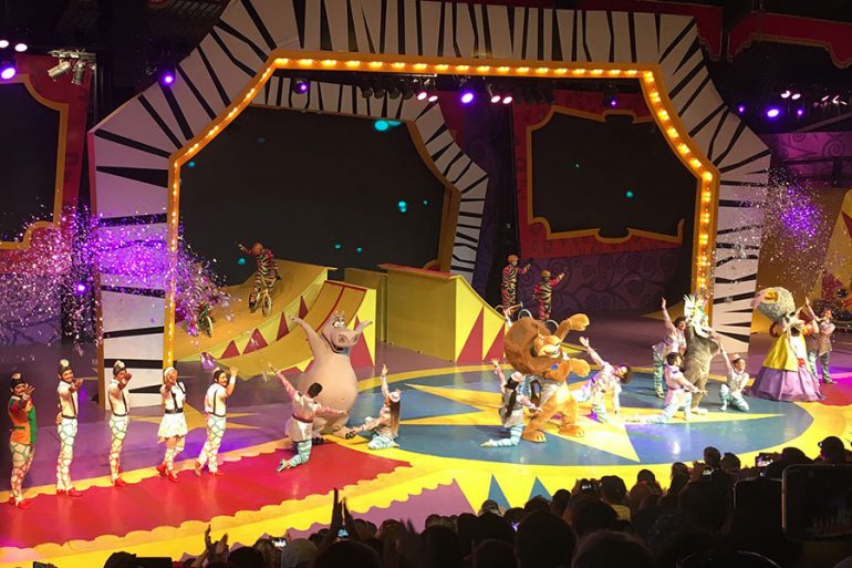 Os incríveis shows do Beto Carrero World Eu Viajo com Filhos