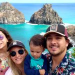 Fernando de Noronha com crianças e bebês